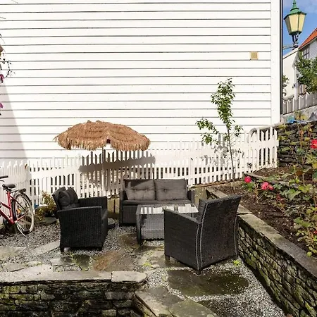 Vakantiehuis Sjarmerende Enebolig I Sandviken