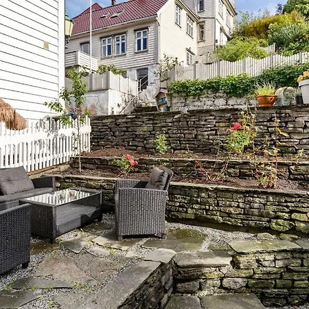 Sjarmerende Enebolig I Sandviken Ferienhaus Bergen
